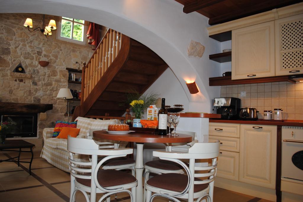 Rock House'S Villa Melody Platanias Room photo